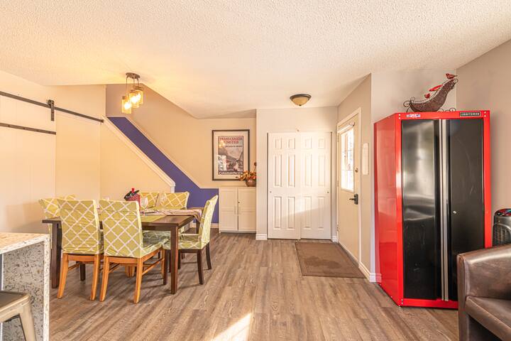 Banff Boundary Lodge 2 Bedroom Suite And Studio Condominiums For Rent In Harvie Heights Alberta Canada