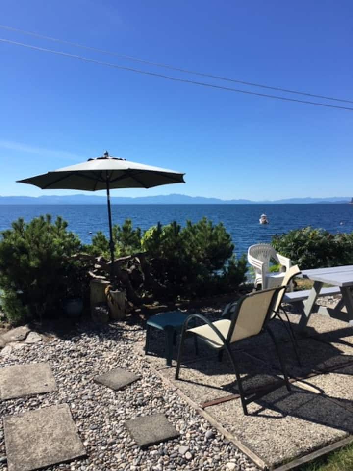 "The Wheelhouse" - Studio Beach Cottage - Sechelt