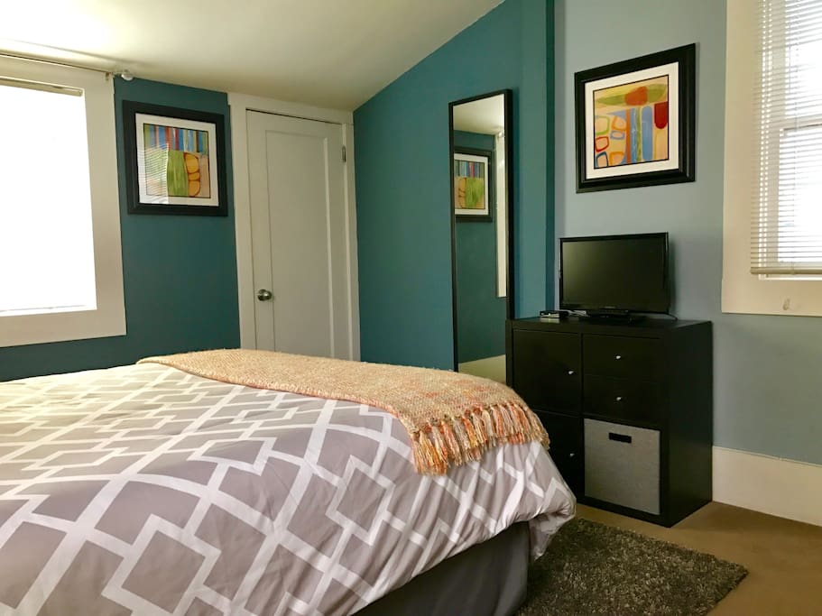 AirBnb Guestroom - Cable Television & High-Speed Internet