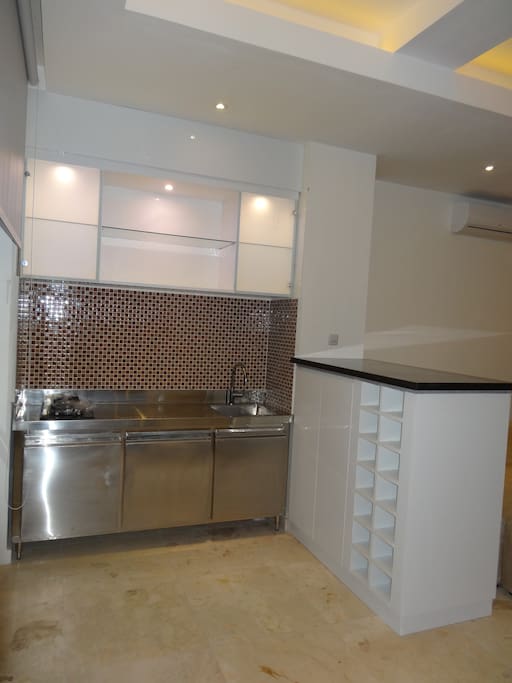 Kitchen area and Breakfast bar