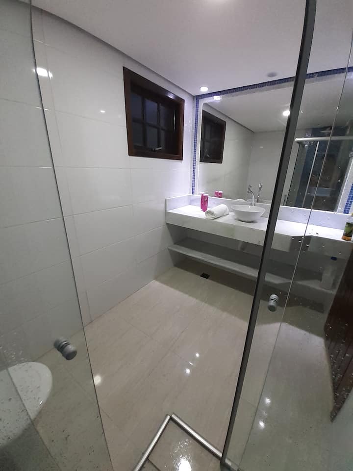 حمام داخلي تيريا