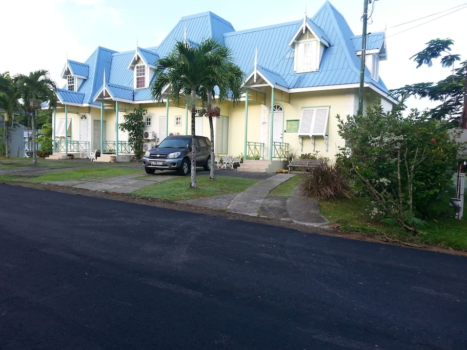 Front view of Villa Nirvana to the right of building/