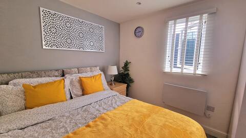 PRIVATEGarden Studio Near London, Free Parking