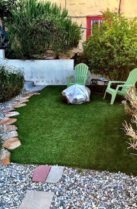 Garden Lounge Area