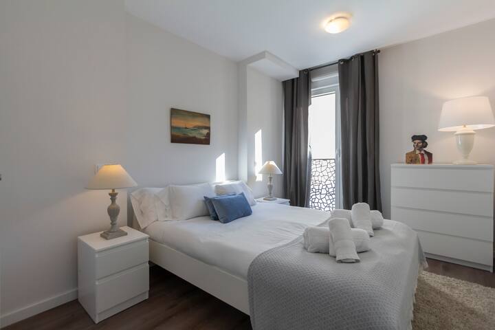 Amplia/moderna vivienda en el corazón de Madrid 5 gallery image 2