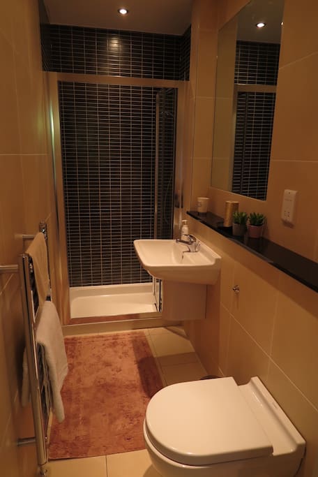 Private en-suite bathroom.