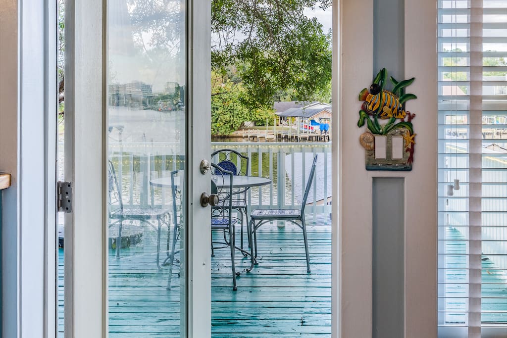 Entry door leading to balcony