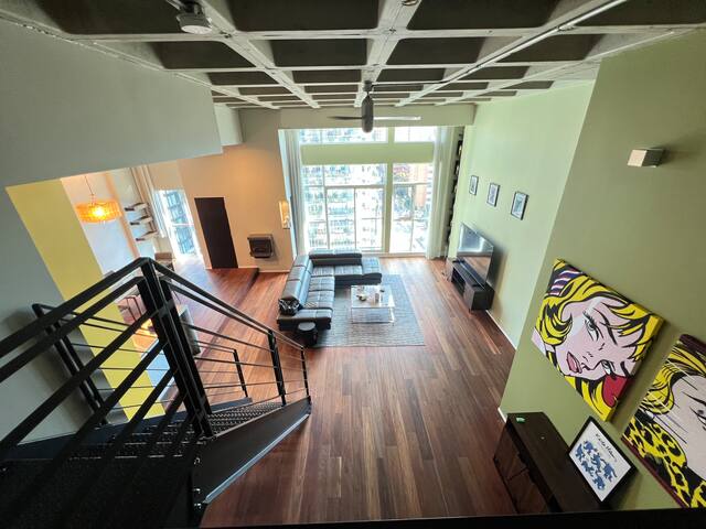 Huge 2 Storey Loft W designer furniture and art gallery image 4