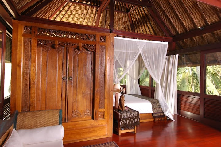 غرفة النوم العلوية في ماستر بافيليون