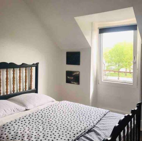 Grande chambre au centre ville, proche de la gare