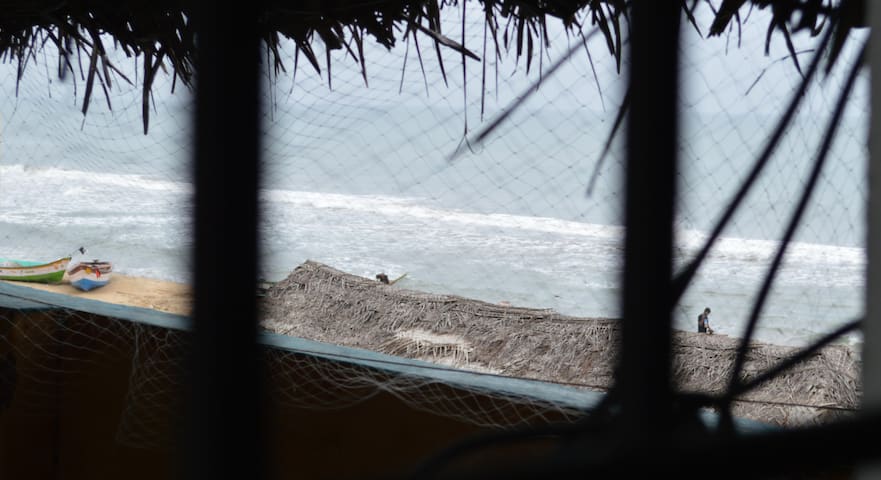 Temple Tree Homestay: Pipeline, Fan Room