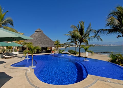 Beachfront Unique,  6 Bedrooms, Luxurious