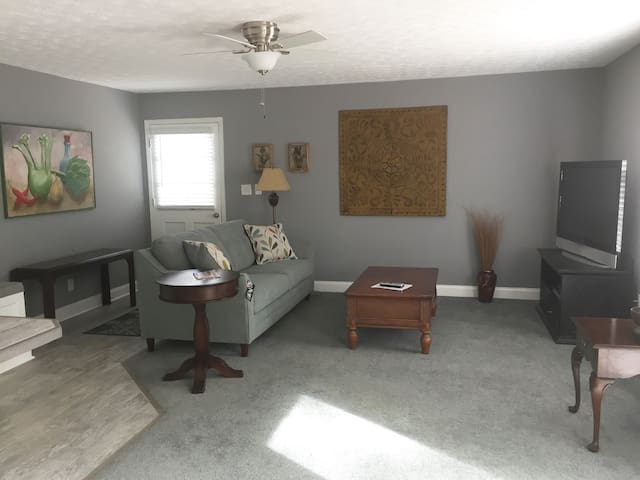 Private (in-law) apartment in historic Covington