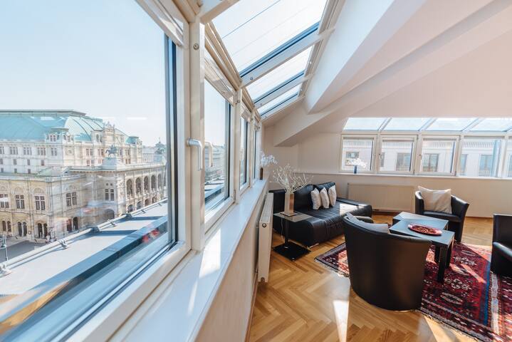 Penthouse Opera 3 Bedrooms with A/C gallery image 4