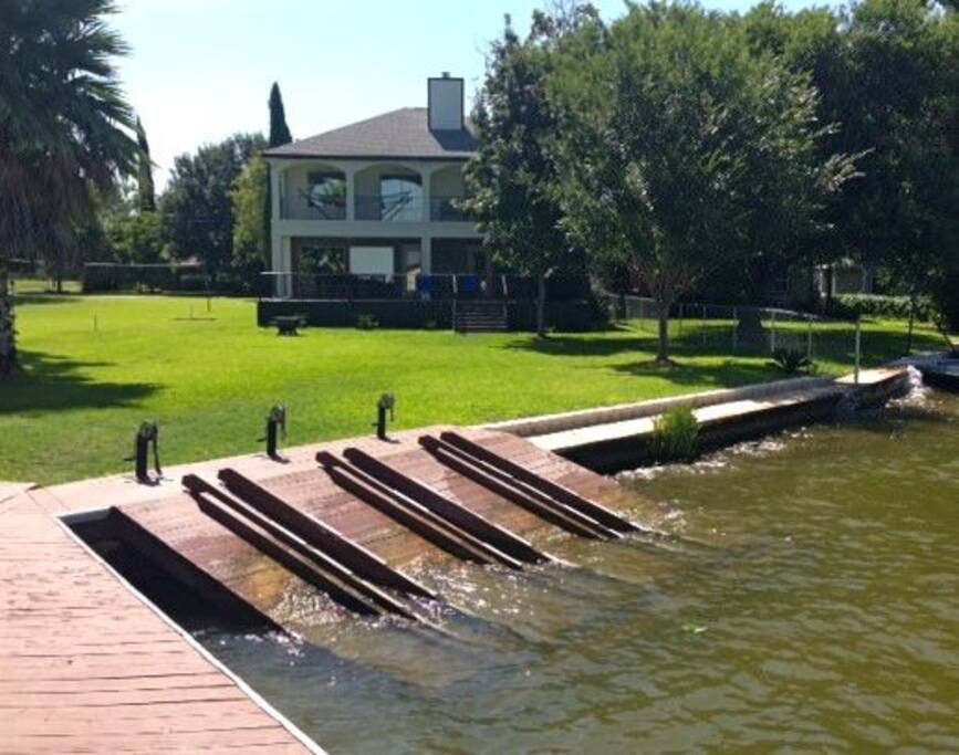 Wave runner ramps