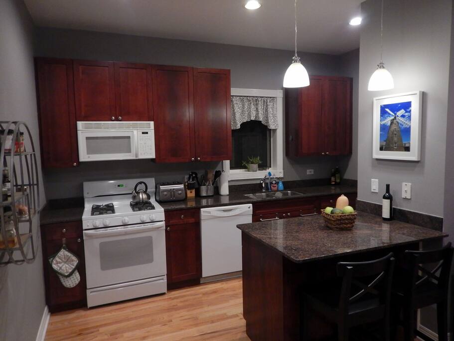 Shared kitchen fully equipped with all appliances and cooking supplies