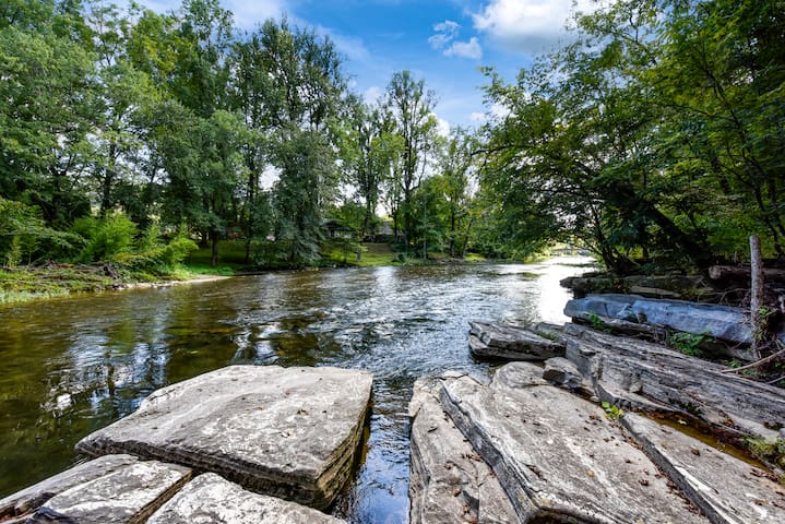 Airbnb 7921 Carnes Rd Vacation Rentals Places To Stay