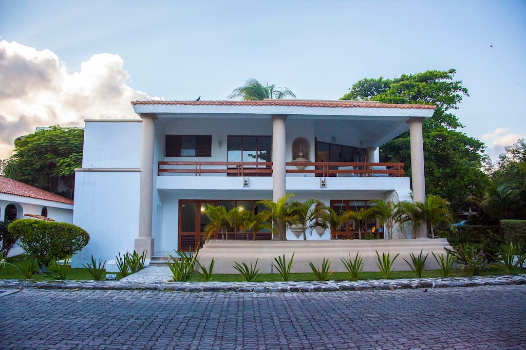 Casa Matuk!! Beautiful Mexican style home just steps from the beach, 2BR.