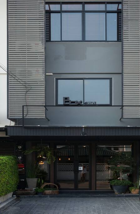 The entrance of the place with one parking space