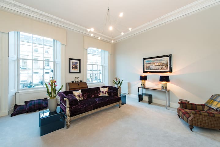 4 bed Georgian town house with lovely garden