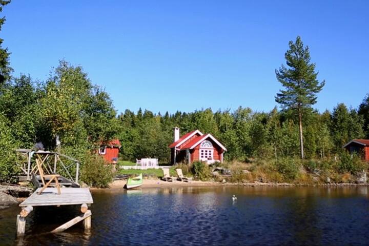 Unikt belliggende hytter ved sø i Värmland