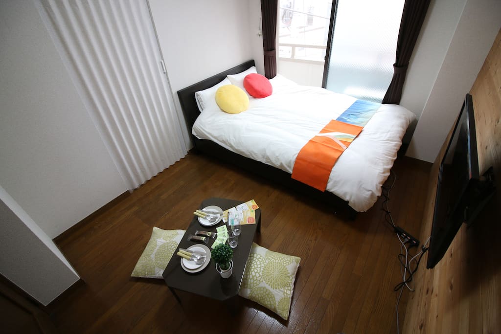 bedr oom2 a real double bed,
1 Japanese Futon set