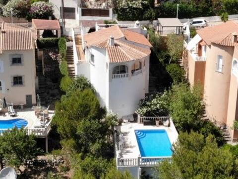 Villa Nadine Oliva private pool, close to beach