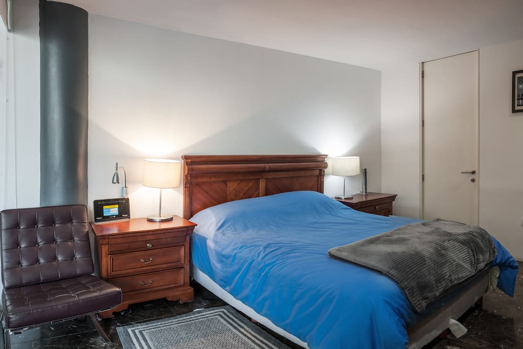 Main bedroom - Queen size, 42 inch TV