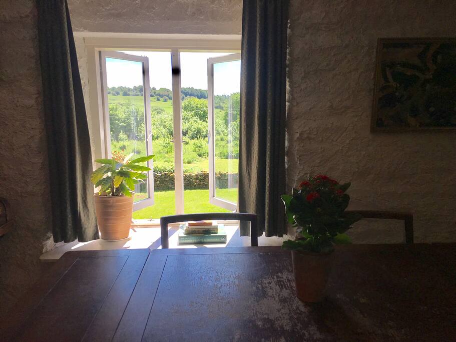 Cottage dining area