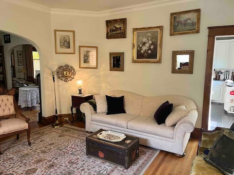 Top performing Airbnb: Vintage Haus - Cheerful, Elegant, Old World Modern in Longmont