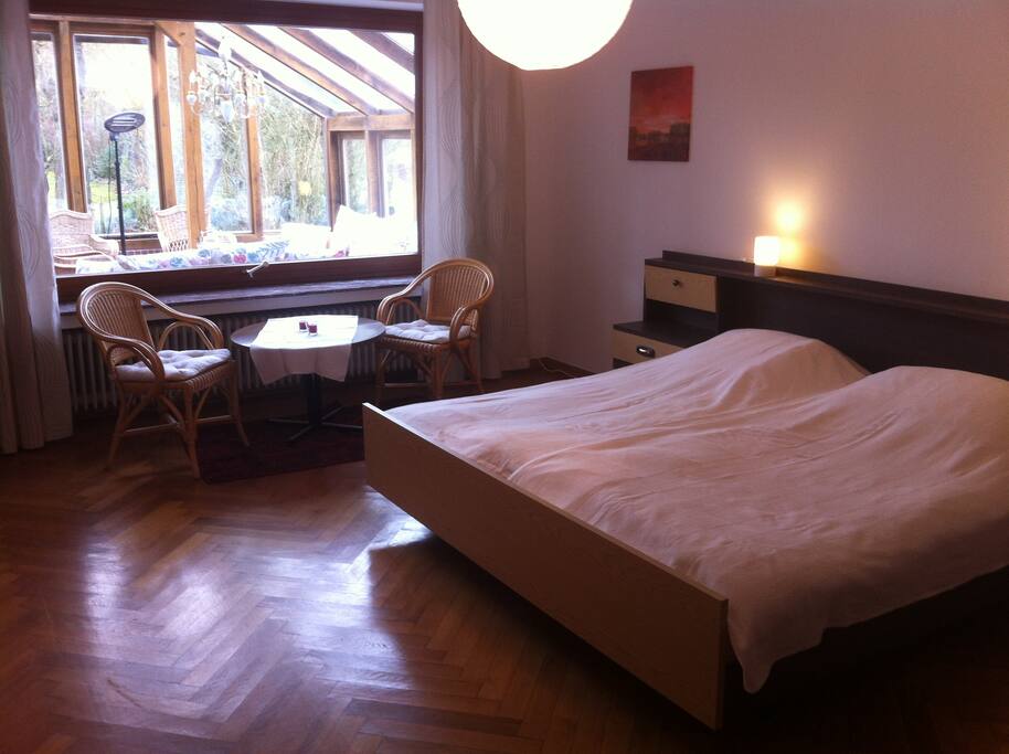 Schlafzimmer 1