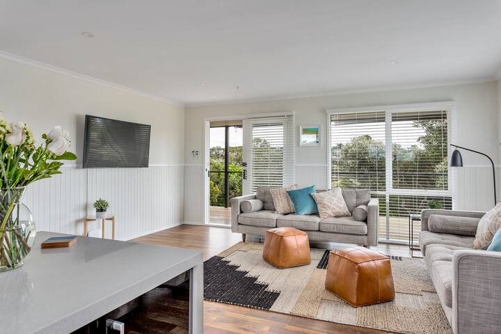 Peaceful and modern Rye beach house gallery image 4