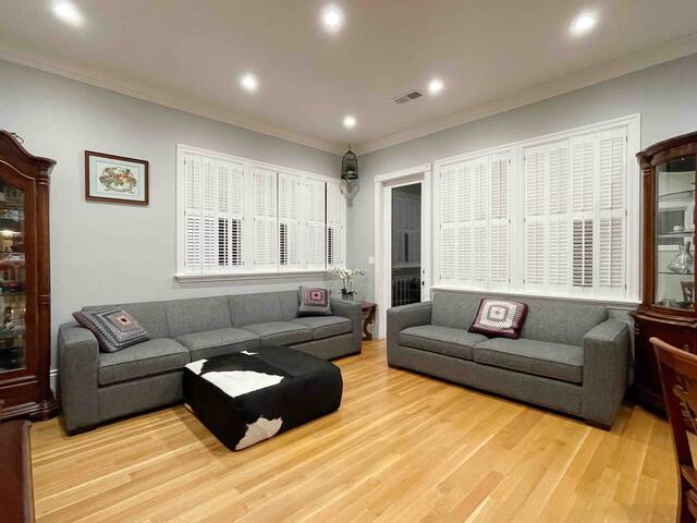 Totally Renovated Victorian House in Center SF! gallery image 4