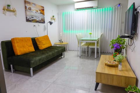 The diamond apartment. New and modern. 5 minutes drive from the sea