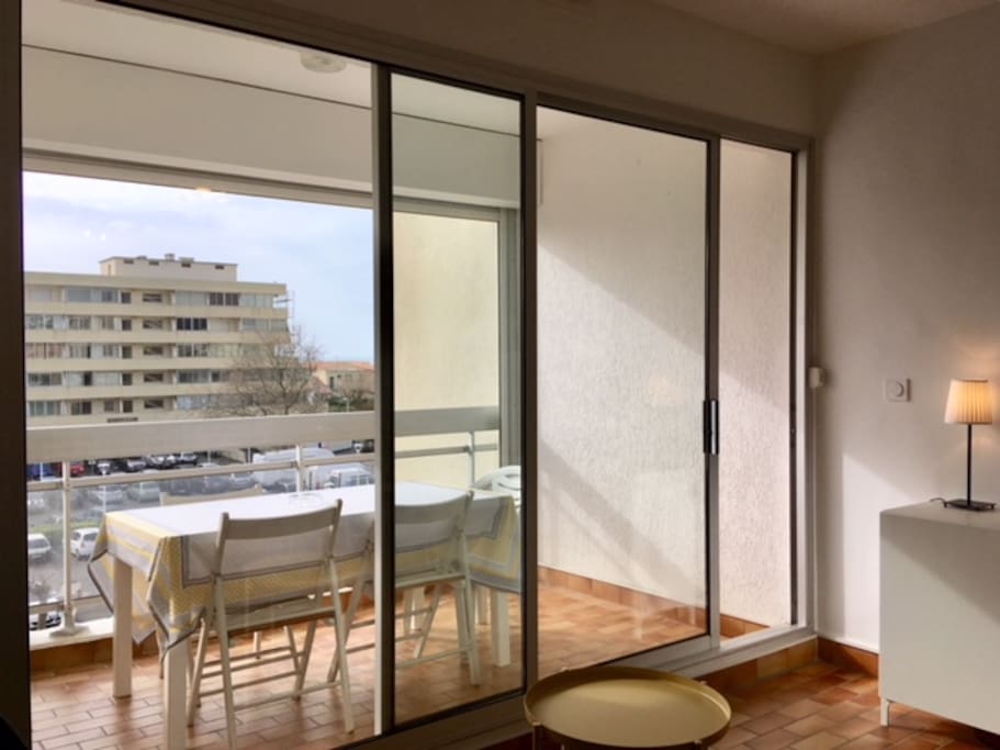 La terrasse vue depuis l'intérieur