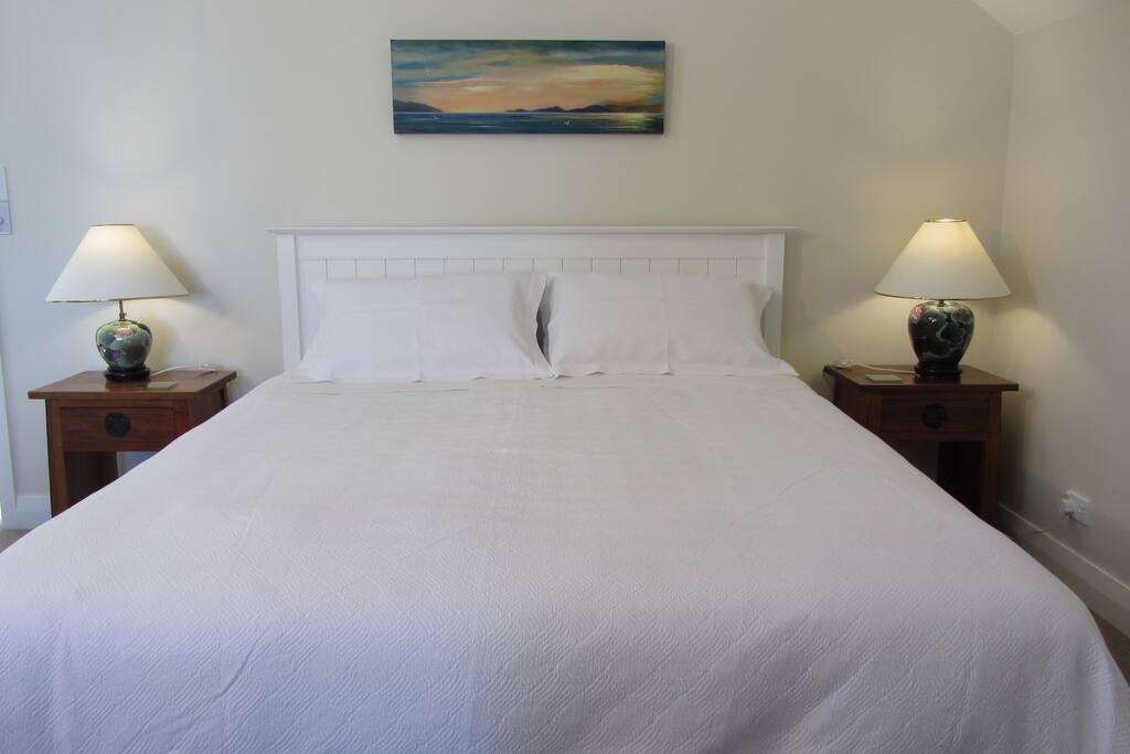 King size bed