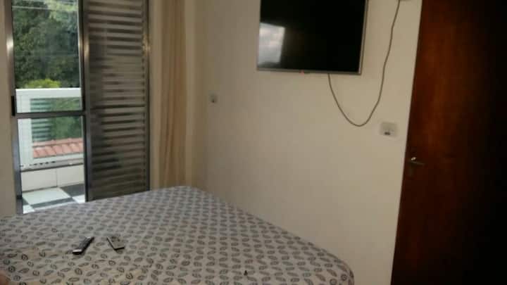 Dvojlôžková izba s minibarom a stropným ventilátorom