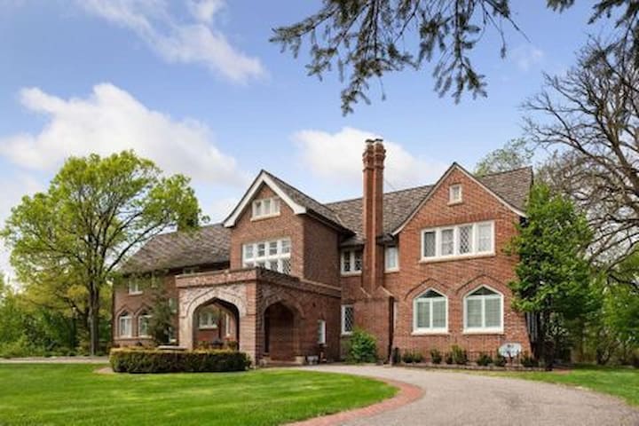 Historic Pillsbury Estate