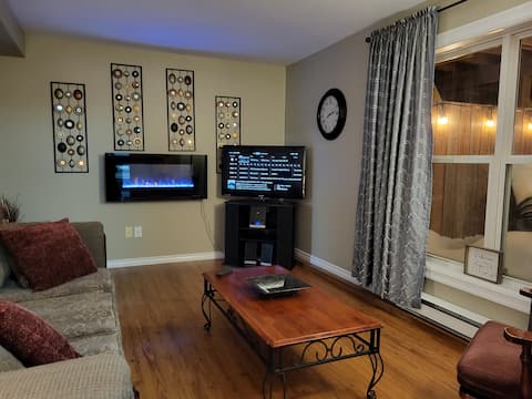 Popular Airbnb listing: Rosie Cove Suite: Cozy, comfortable & immaculate! in Cowan Heights