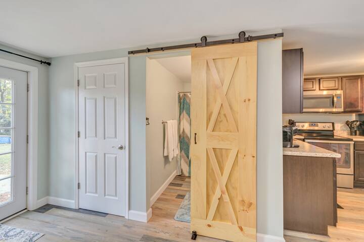 DOWNTOWN studio, walk to corner/downtown mall/UVA