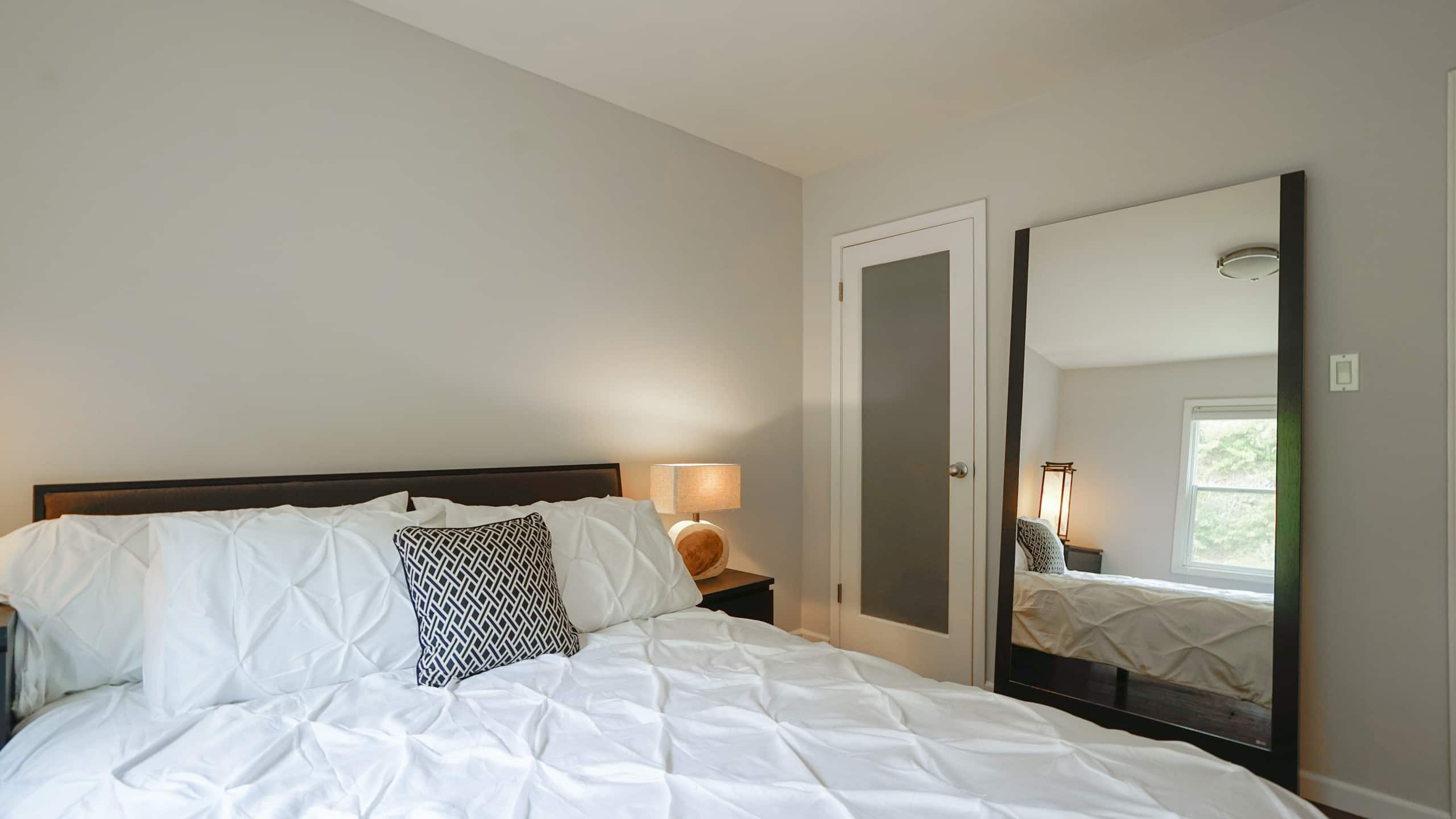 Home in San Francisco · ★4.96 · 2 bedrooms · 2 beds · 1 bath - Image 22