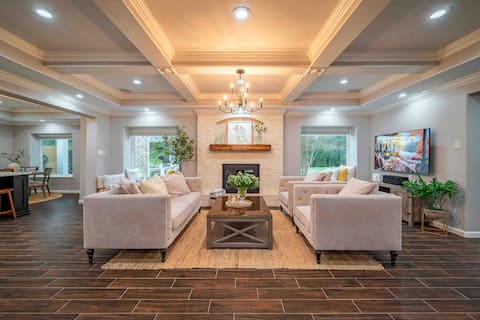 Top performing Airbnb: Center West Houston- Beautiful home in Eldridge / West Oaks