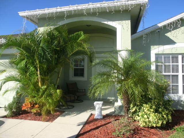 Florida Guest House bright & clean