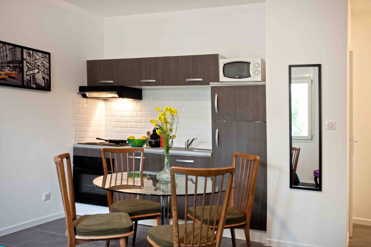 coin repas - studio bastia - location estivale