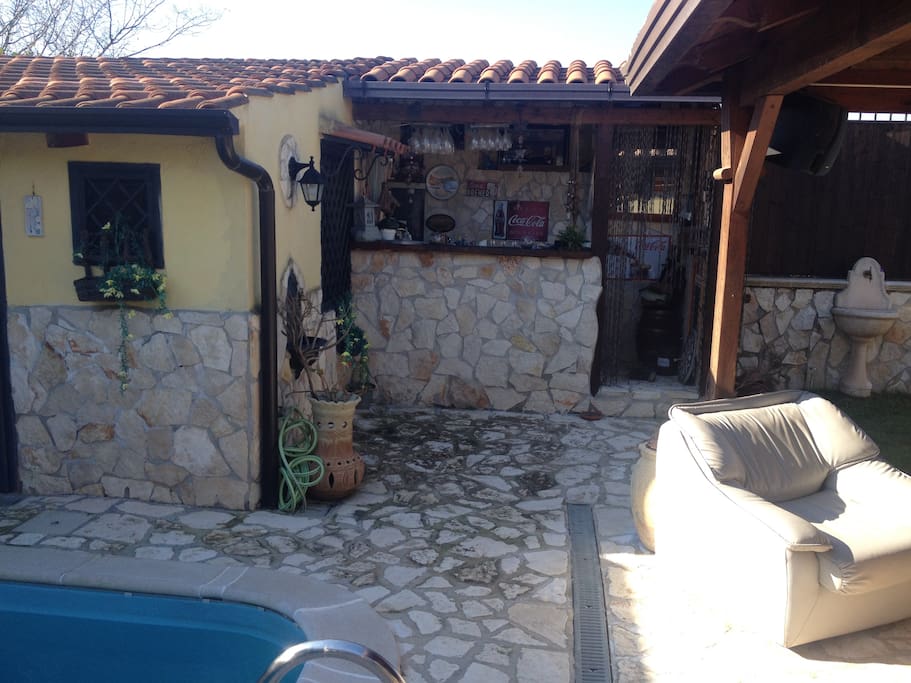 Bar & Cottage
