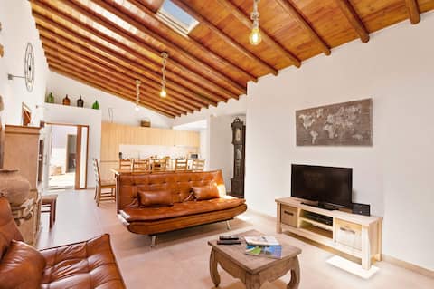 Imóvel de sucesso: 25OOM2 GARDEN, JACUZZI AND HEATED POOL (extras) em Ferreiras