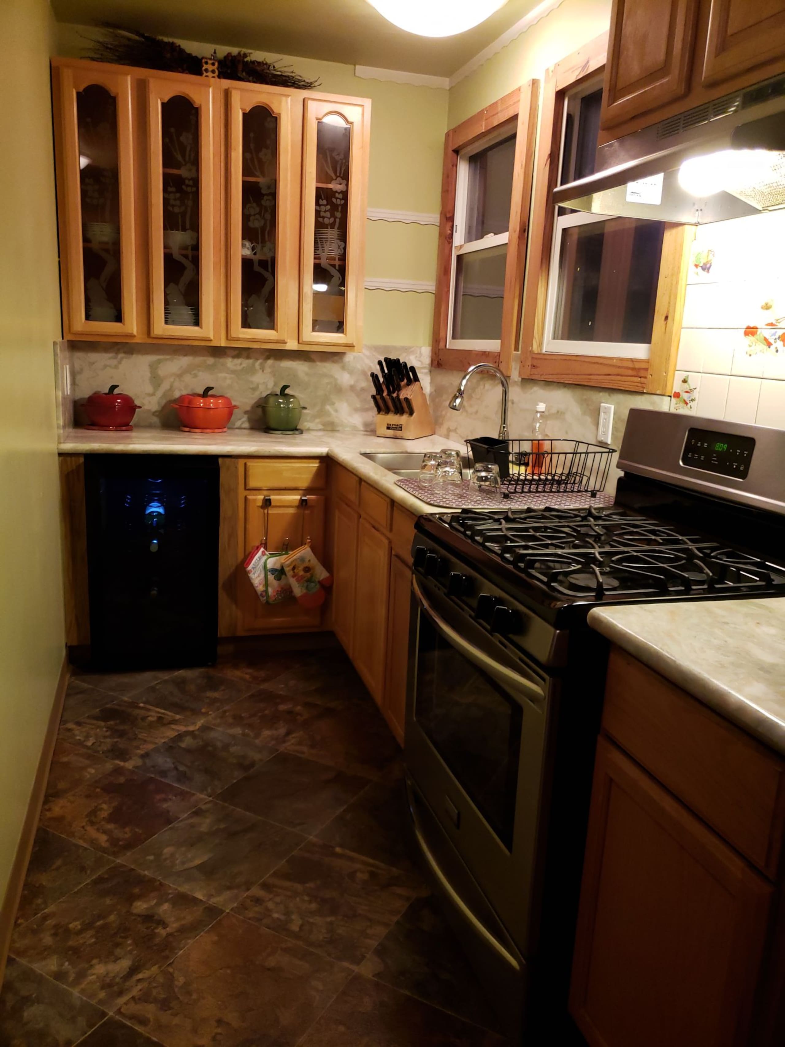 Home in San Francisco · ★4.93 · 2 bedrooms · 2 beds · 1 bath - Image 4