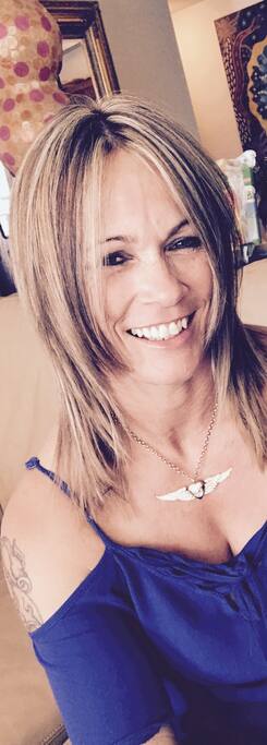 I love meeting new people and as an independent I am happy to either leave you to enjoy your own space or hang out if you would like company.