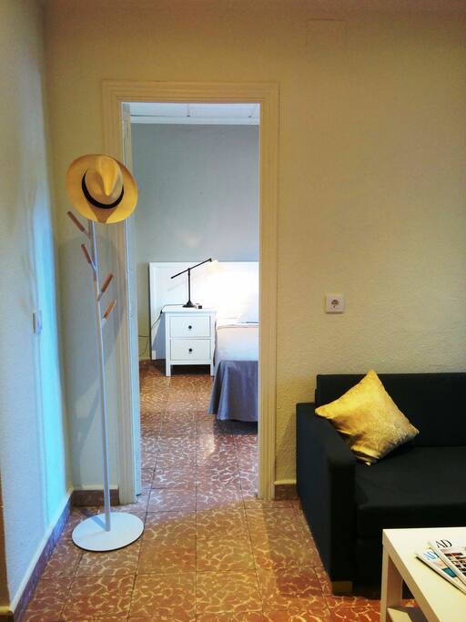 Esta habitación está conectada con otra, para poder venir en familia o con amigos. Ambas habitaciones tienen baño individual y puertas separadas pero comparten salón.