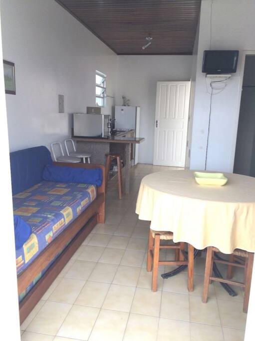 Sala conjugada com a cozinha